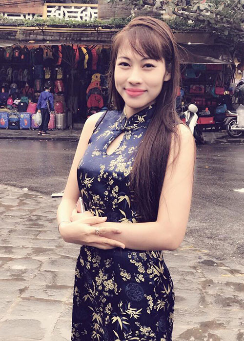 So với em gái là hoa hậu, Thùy Trang xinh đẹp, trẻ trung không kém.