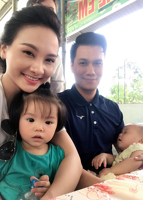 Hình ảnh Minh Vân và Sơn của “Sống chung với mẹ chồng” vui vẻ bồng bế 2 em nhỏ trong chuyến từ thiện được chia sẻ. Ảnh: Facebook Bảo Thanh