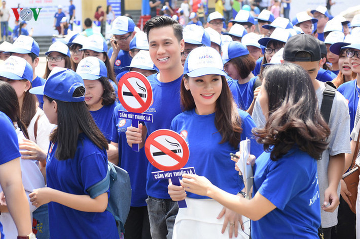 Đóng người tình màn ảnh của nhau trong “Sống chung với mẹ chồng”, nhưng ngoài đời cả Việt Anh và Bảo Thanh đều có tổ ấm riêng. Ảnh: VOV