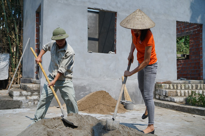 Sau 3 tháng thực hiện, 3 căn nhà tình thương đã lần lượt được trao tặng tại xã Gia Đức, xã An Lư, xã Thủy Triều – thuộc huyện Thủy Nguyên, tỉnh Hải Phòng.