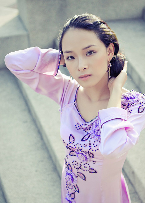 Hoa hậu Trương Hồ Phương Nga được ví như Trương Tử Di của Việt Nam. Xuất hiện trong các sự kiện, cô khiến nhiều người mê đắm bởi vẻ đẹp mặn mà cùng phong cách thời trang tinh tế, gợi cảm. Ảnh: Zing