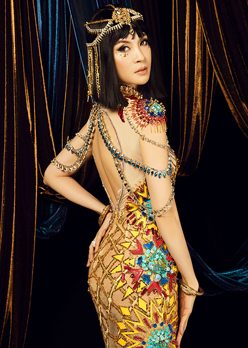 MC Thanh Mai là người luôn thần tượng và ngưỡng mộ nữ hoàng Cleopatra. Vì vậy, cô đã quyết định hóa thân nhân vật này.