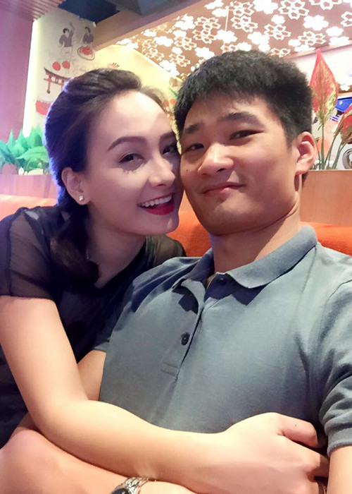 Bảo Thanh từng chia sẻ ông xã luôn ủng hộ cô tham gia hoạt động nghệ thuật. Mỗi khi vợ đi đóng phim xa nhà, Đức Thắng còn giúp cô chăm sóc con trai. Ảnh: FBNV