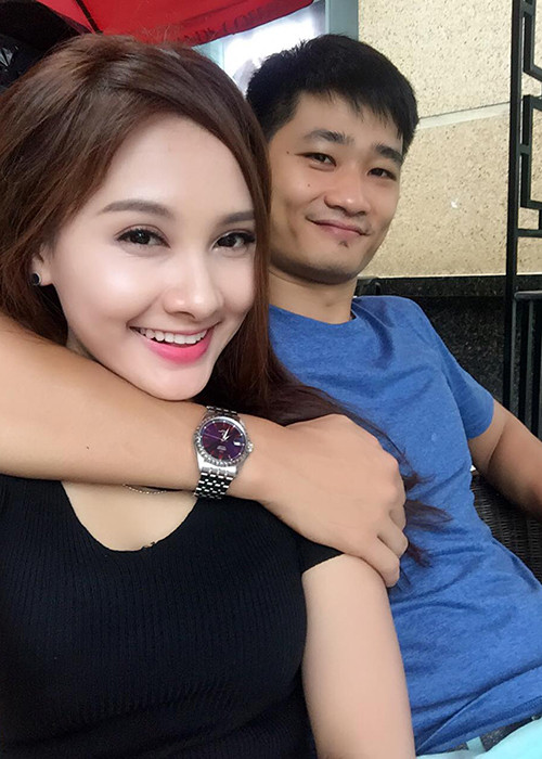 Hầu như phim nào Bảo Thanh đóng, Đức Thắng đều đến trường quay thăm và đưa đón. Bởi vậy, anh luôn tin tưởng vợ. Ảnh: FBNV