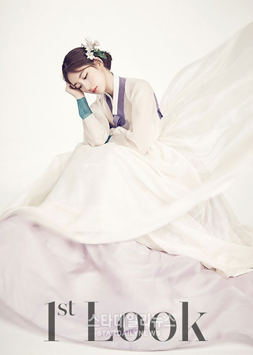 Bạn gái cũ của Lee Min Hoo xuất hiện như một nữ thần trong bộ hanbok được thiết kế tinh tế. Ảnh: Stardailnews