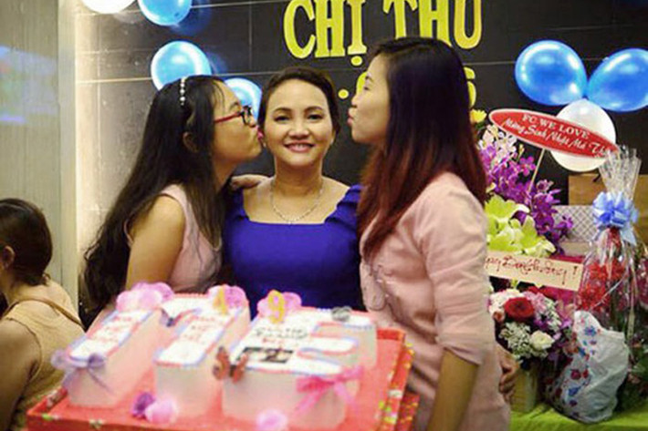 Giọng ca "Quê em mùa nước lũ" dù miệt mài chạy show nhưng vẫn chăm chỉ học hành. Ảnh: FBNV