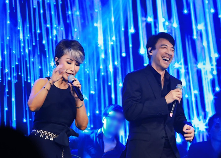 Tô Chấn Phong thường xuyên song ca cùng Khánh Hà. Ảnh: FB Tô Chấn Phong.