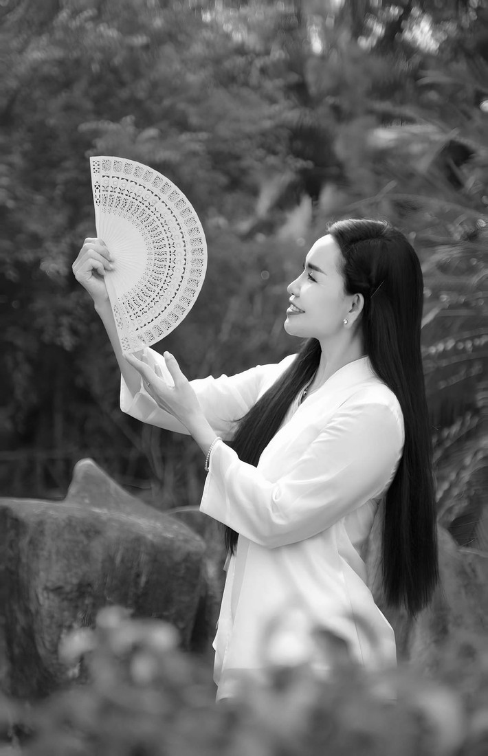 Theo cáo phó, ca sĩ qua đời ngày 12/3. Lễ viếng diễn ra từ 8h ngày 13/3 tới 6h ngày 15/3. Lễ động quan cử hành lúc 7h ngày 15/3, sau đó thi thể nữ ca sĩ hỏa táng tại Nghĩa trang Bình Dương.