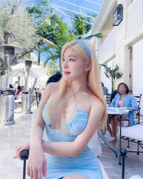 Yebin tích cực mặc trang phục đến từ thương hiệu của riêng mình.