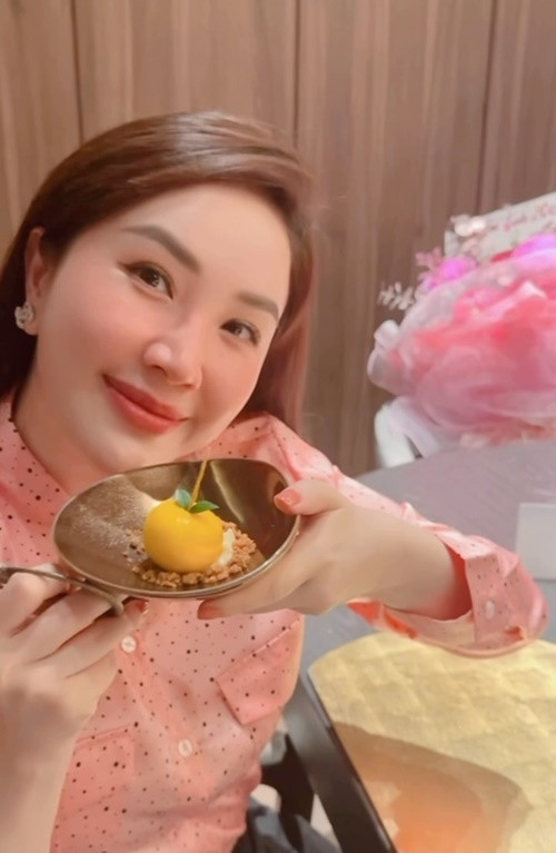 Bảo Thy vừa than thở tăng 4kg sau Tết Nguyên đán 2024.