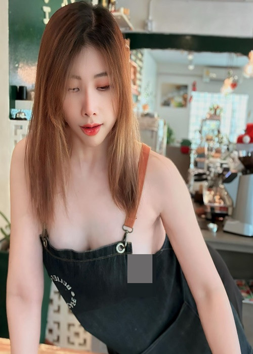 Hot girl người Thái Lan mặc tạp dề, không nội y.