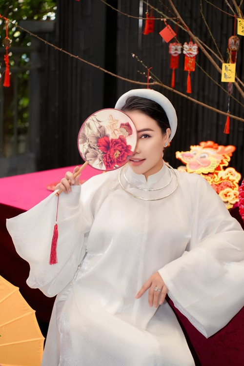 Vài năm trở lại đây, Quỳnh Thư hạn chế tham gia hoạt động showbiz để tập trung kinh doanh.