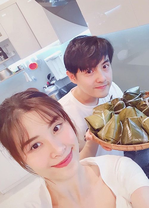 Người hâm mộ khen ngợi Đông Nhi ngày càng đảm đang sau khi về làm dâu nhà Ông Cao Thắng.
