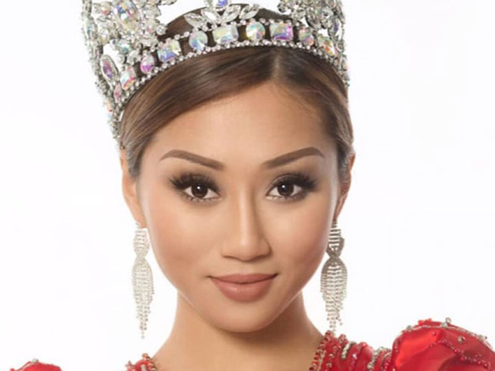 Jacqueline Đặng là người đẹp đăng quang Hoa hậu Việt Nam Toàn cầu mùa giải năm 2017.