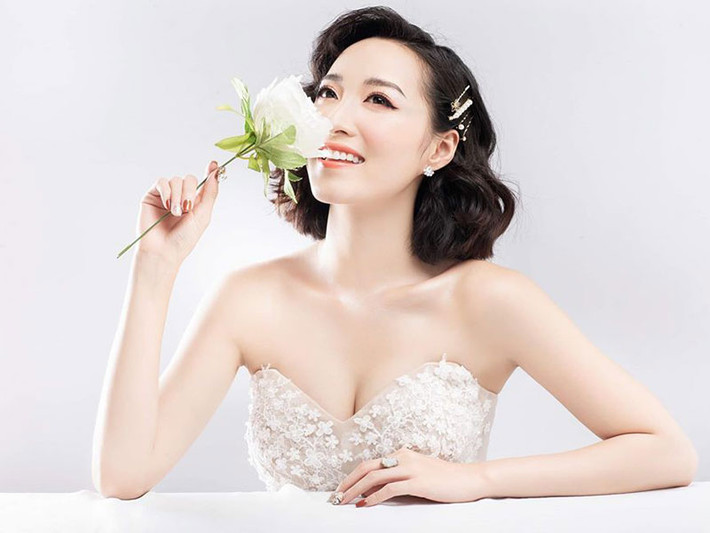 Ngoài đóng phim, Hoàng Mai Anh còn là thành viên của vũ đoàn Emmy được thành lập từ năm 2010.