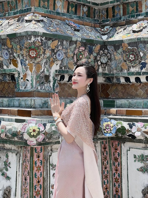 Đỗ Thị Hà hiện tại đắt show sự kiện, quảng cáo. Ngoài ra, cô còn lấn sân kinh doanh, làm CEO.