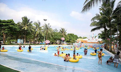 Sau hơn 3 tháng đóng cửa để phòng tránh dịch Covid-19, Công viên nước Hồ Tây thông báo đã chính thức trở lại hoạt động từ sáng ngày 16/5.