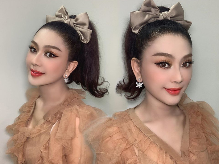 Nữ ca sĩ chuyển giới cho biết, càng bị dìm, cô càng nổi tiếng hơn. Ngoài ra, Lâm Khánh Chi còn đăng ảnh mặt mộc để đáp trả những lời chê bai.