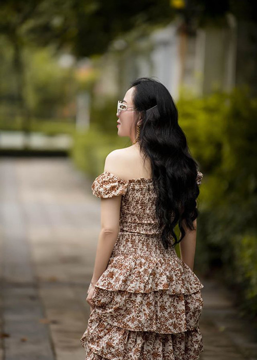 Bạn gái Quách Ngọc Ngoan cho hay, cô đã giảm được 2kg trong 1 tháng ở nhà tránh dịch nhờ tập gym.