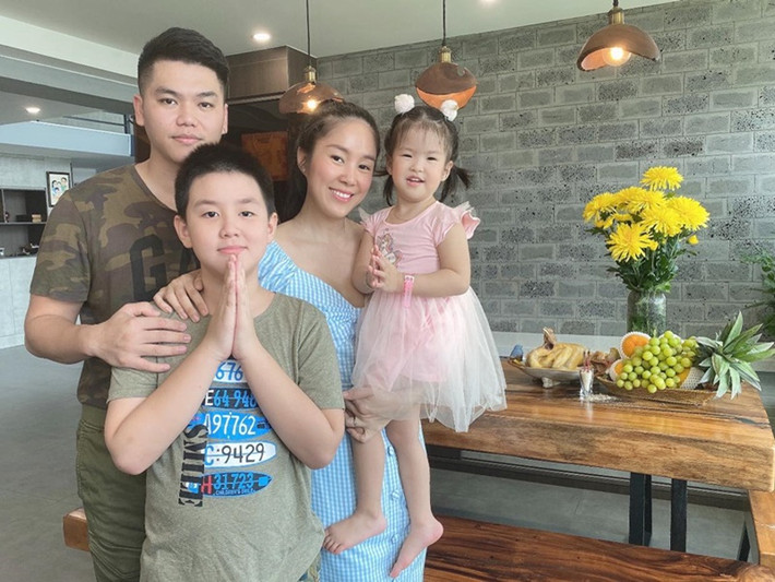 Lê Phương - Trung Kiên kết hôn năm 2017. 2 năm sau, cặp đôi chào đón con gái gia nhập tổ ấm.