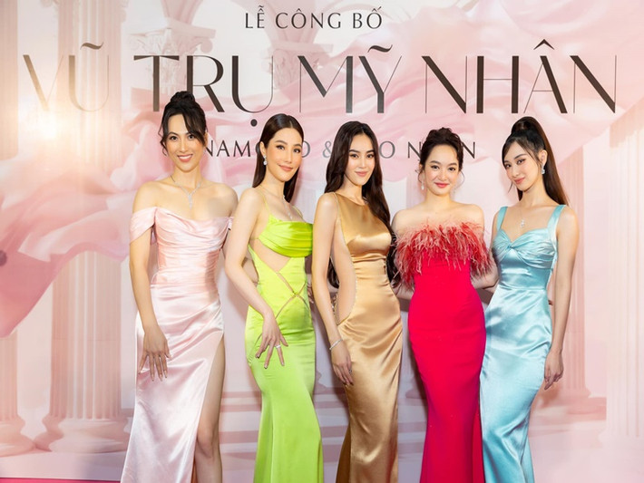 Mới đây, bộ đôi đạo diễn Bảo Nhân và Namcito công bố dự án "Vũ trụ mỹ nhân". Trong dự án này, Ninh Dương Lan Ngọc kết hợp với Kaity Nguyễn ở phim điện ảnh “Cô gái từ quá khứ”. Ngoài ra, Lan Ngọc còn đóng chung với Diễm My, Jun Vũ và Phương Anh Đào ở dự án web series.
