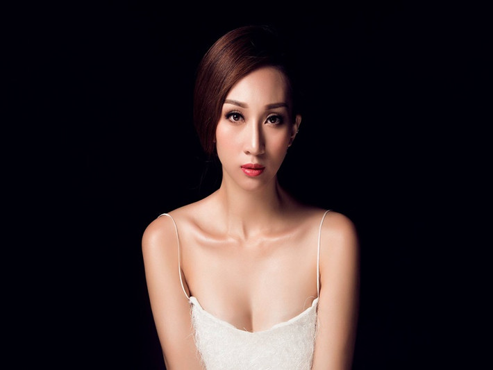 Lều Phương Anh chia sẻ, cô được chồng cũ ủng hộ việc ca hát. Nữ ca sĩ kể rằng mỗi lần về Việt Nam, chồng cũ đều hỏi cô có đi hát không vì "em bỏ anh để đi hát thì không được bỏ hát vì cái gì cả!”. Ảnh: FB Lều Phương Anh