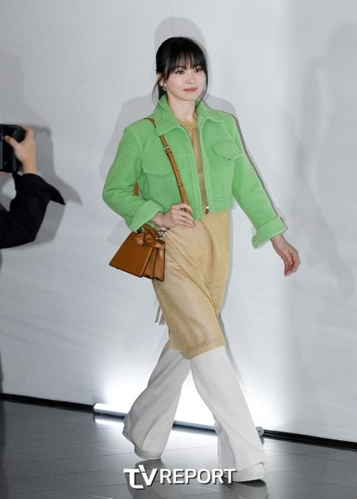 Ngày 8/2, Song Hye Kyo có mặt tại sự kiện khai trương của một thương hiệu thời trang. Ảnh: TV Report