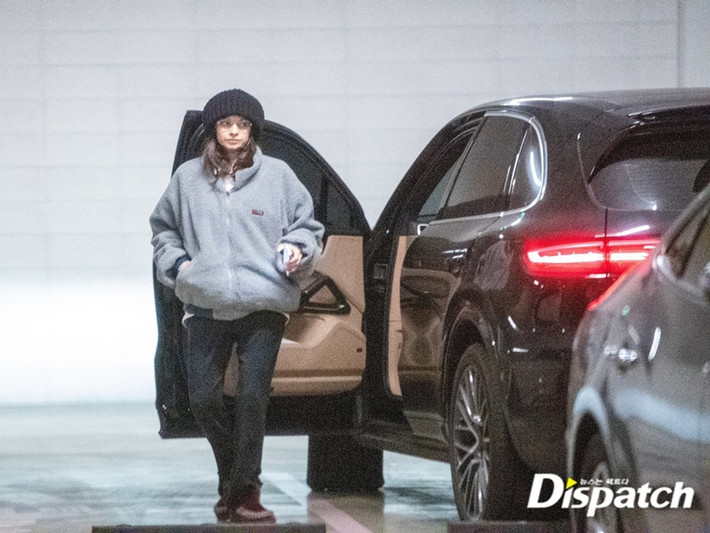 Katy đang mang bầu và sống trong biệt thự của Song Joong Ki ở Hàn Quốc. Ảnh: Dispatch
