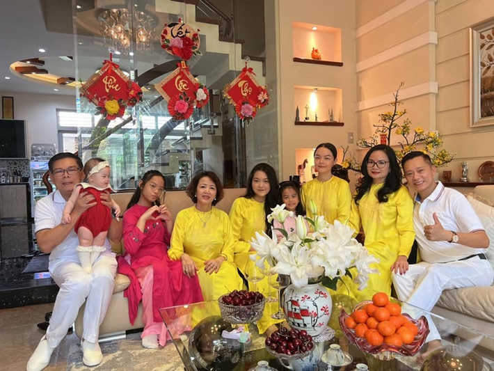Phạm Quỳnh Anh dành nhiều thời gian cho bạn trai, các con và bố mẹ.
