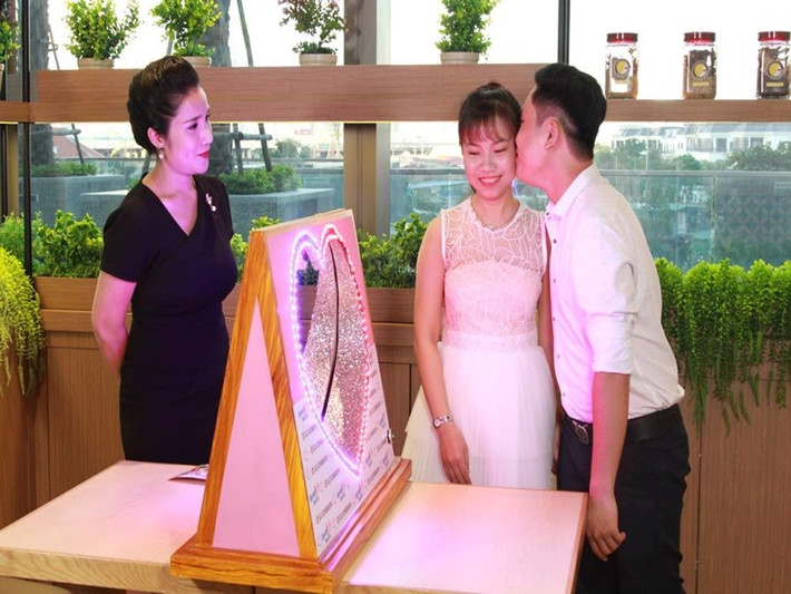 Cát Tường dừng làm MC để tập trung cho sự nghiệp diễn xuất. Nữ MC chia sẻ trên Tiền Phong, những năm qua, cô chỉ nhận đóng một phim một năm vì không cân bằng được công việc. Ảnh: Vietnamnet