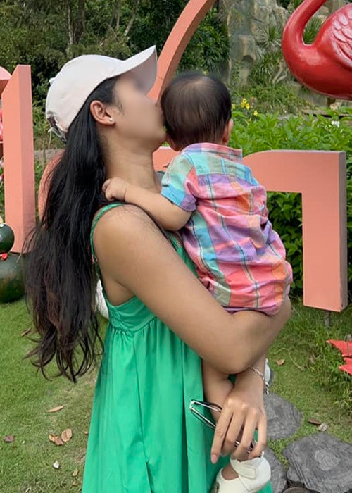 Hai người con lớn của doanh nhân Ngọc Tiền đều yêu thương bé Eric.