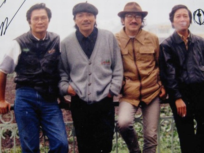 Theo VOV, từ những năm 1960, 4 nhạc sĩ Dương Thụ, Phó Đức Phương, Trần Tiến và Nguyễn Cường bắt đầu chơi với nhau. Một lần, nhóm rủ nhau đi chơi ở hồ Tây (Hà Nội) và được một người nhiếp ảnh dạo chụp cho tấm ảnh chung. Ảnh: Thể thao văn hóa