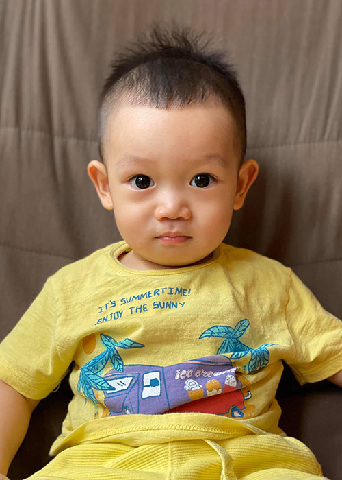 Ngọc Thạch khoe con trai thứ hai kháu khỉnh.