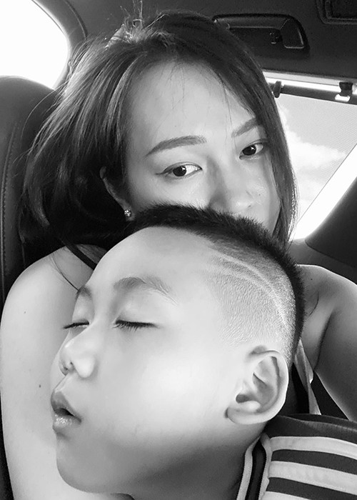 Nữ người mẫu chọn rời xa showbiz Việt sau khi lấy chồng, sinh con.
