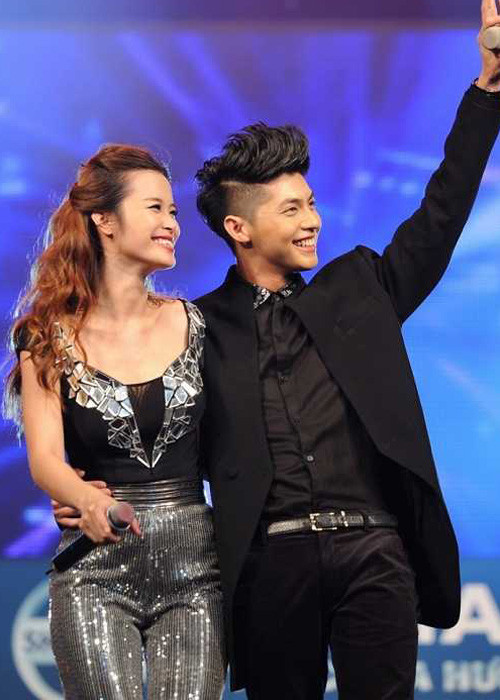 Mỗi lần cùng xuất hiện tại sự kiện hay trong đời sống thường ngày, Đông Nhi và Noo Phước Thịnh rất thân thiết và dành cho nhau những cử chỉ quan tâm, chăm sóc. Ảnh: VTC
