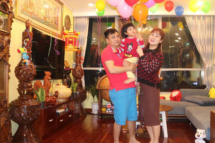 Ở tuổi 44, Tự Long có một sự nghiệp thành công và một tổ ấm nhỏ hạnh phúc khiến nhiều người ghen tỵ.