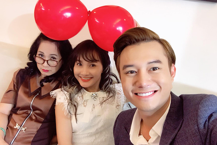 Dàn diễn viên phim “Sống chung với mẹ chồng”: Lan Hương, Bảo Thanh và Anh Dũng hội ngộ.