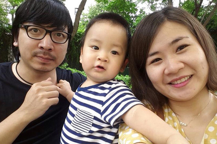Vợ chồng “Giáo sư Xoay” đặt tên ở nhà cho quý tử đầu lòng là Pony. Cậu nhóc được nhận xét là bản sao của bố.