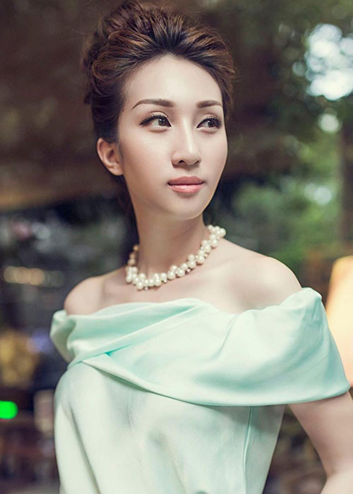Thời điểm tham gia Vietnam Idol 2010, Lều Phương Anh chia tay người chồng đầu tiên sau 7 năm chung sống và không có con chung.