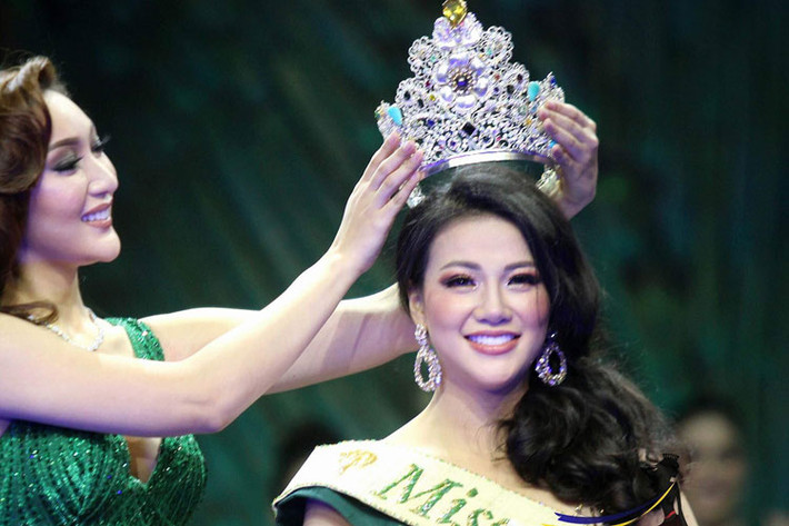 Nguyễn Phương Khánh vừa xuất sắc đăng quang Hoa hậu Trái đất 2018. Đây là lần đầu tiên đại diện Việt Nam giành vương miện tại đấu trường nhan sắc quốc tế này.