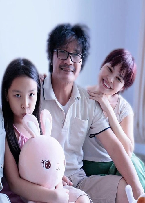 Theo Công Ninh, có con sớm thì cũng thú vị, còn có con trễ thì bản thân có nhiều thời gian tự do hơn. Ngoài 50 tuổi, anh có con là đúng vì thời trẻ, anh cũng không có đủ tiền để trang trải, lo cho vợ con. Ảnh: Tiền Phong