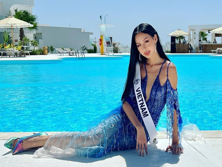 Bảo Ngọc chia sẻ, cô chuẩn bị 17 bộ trang phục để tham gia cuộc thi nhan sắc quốc tế. Ảnh: FBNV