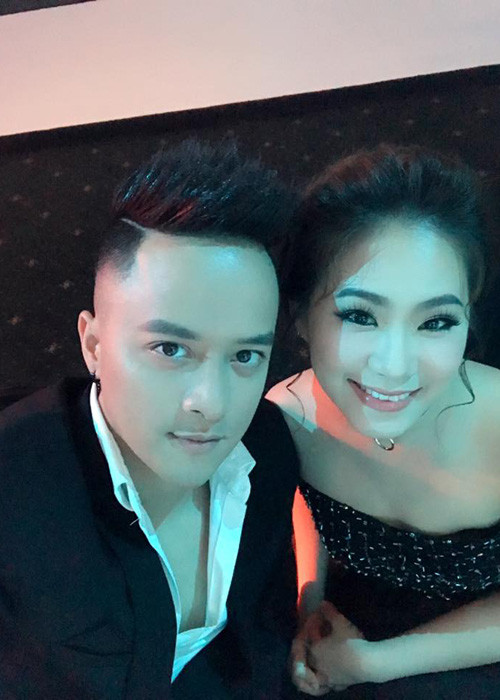Nhiều sao Việt như: Lương Bích Hữu, Cao Thái Sơn, Thanh Thúy... đã đến chúc mừng Lý Nhã Kỳ đón tuổi mới.
