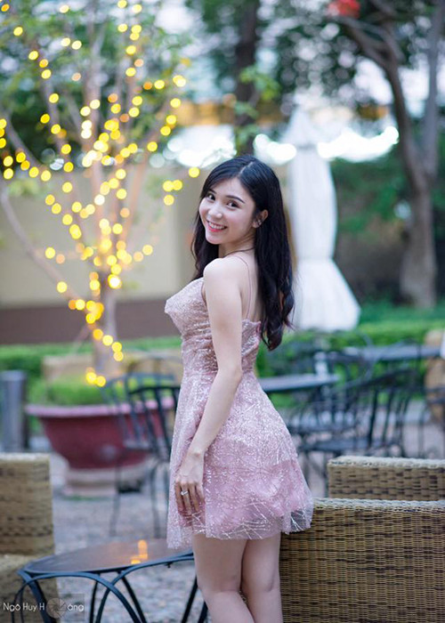 Thanh Bi từng được bạn trai đưa đi phẫu thuật thẩm mỹ. Khi được hỏi, cô từ chối tiết lộ đã trùng tu điểm nào. Ảnh: FBNV