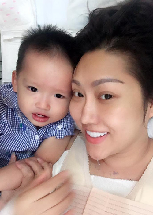 Ngày 15/7 vừa qua, Phi Thanh Vân đã trải qua ca phẫu thuật thẩm mỹ lần 3 gồm: nâng ngực, cấy mỡ mông, hút mỡ bụng, hút mỡ đùi.