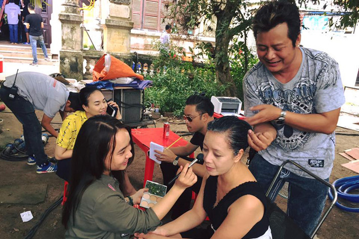Diễn viên Chiều Xuân khoe hình ảnh của mình ở hậu trường bộ phim “Người bất tử” của đạo diễn Victor Vũ.
