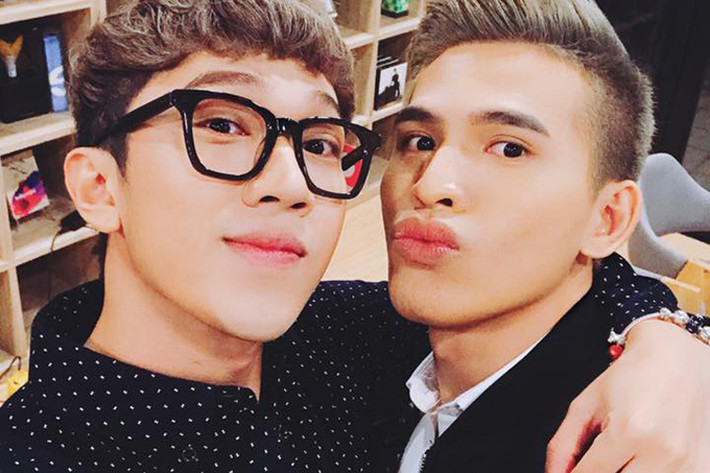 MC Minh Xù thân thiết với ca sĩ Quốc Thiên. Nam MC còn hài hước viết: "Tuyển người yêu".