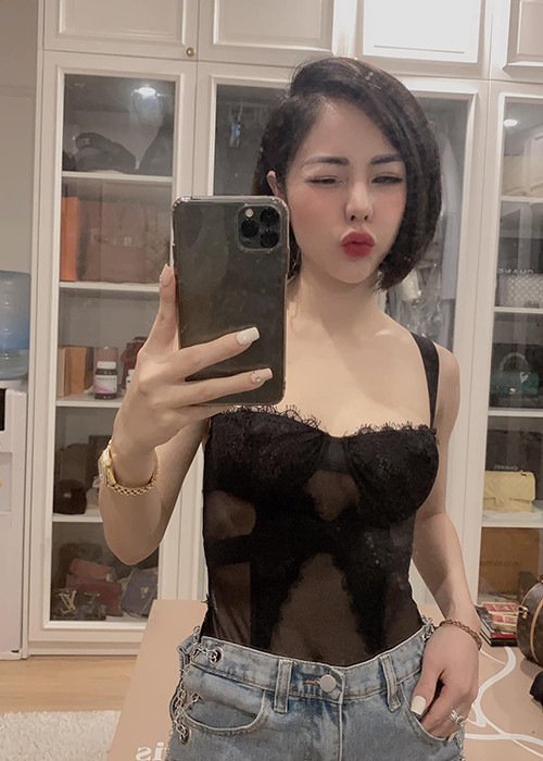 Ít ai nghĩ nữ MC ở độ tuổi U40, từng một lần sinh nở.