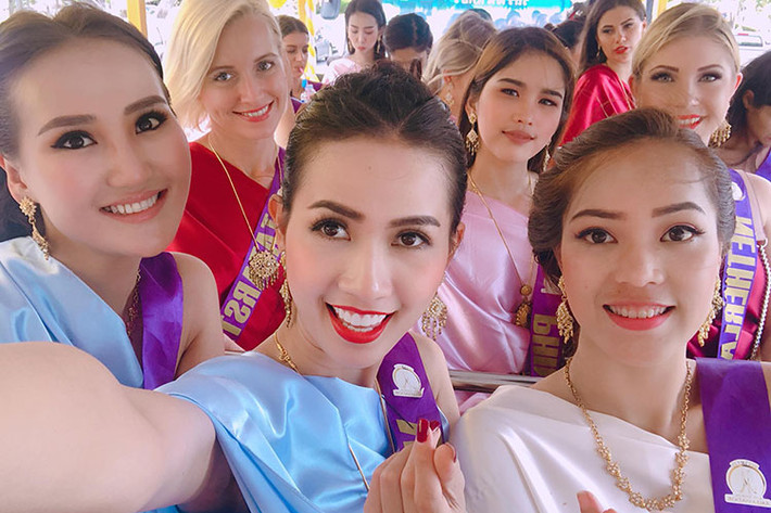 Ngay sau khi đăng quang, Hoa hậu Phan Thị Mơ chia sẻ rằng cô vẫn không thể tin tên mình được xướng lên ở ngôi vị cao nhất. Ảnh: FBNV