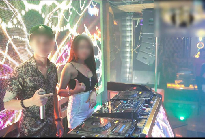 Được biết, Vũ Thị Quỳnh Trang (19 tuổi) làm nghề DJ nhạc cho một số quán Bar tại Hà Nội.
